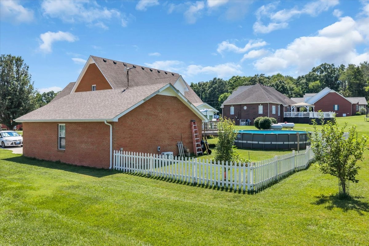92 Freeman Ct