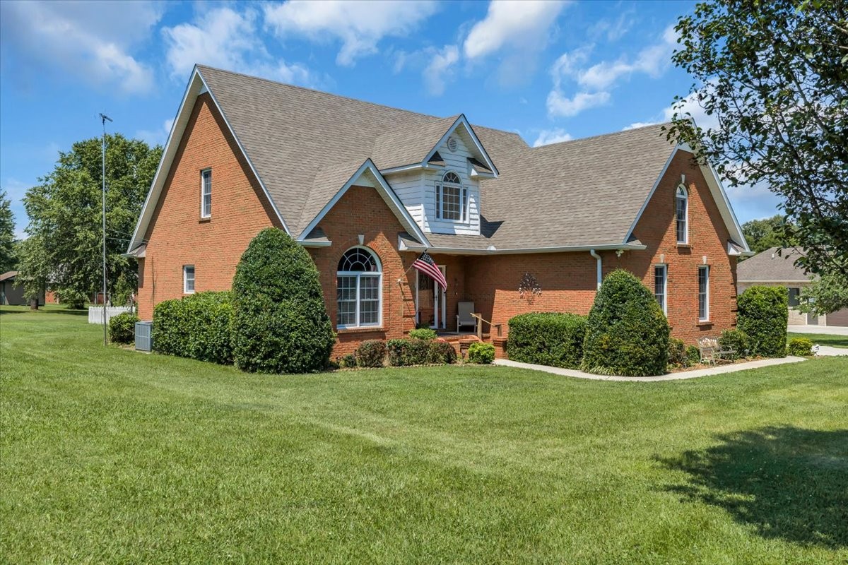 92 Freeman Ct