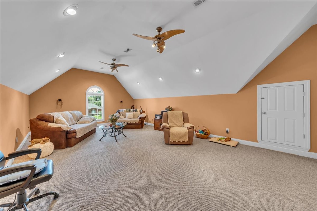 92 Freeman Ct