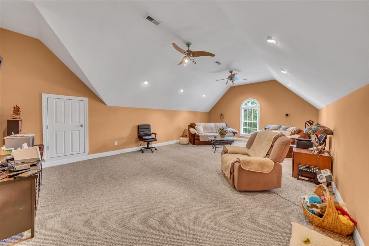 92 Freeman Ct