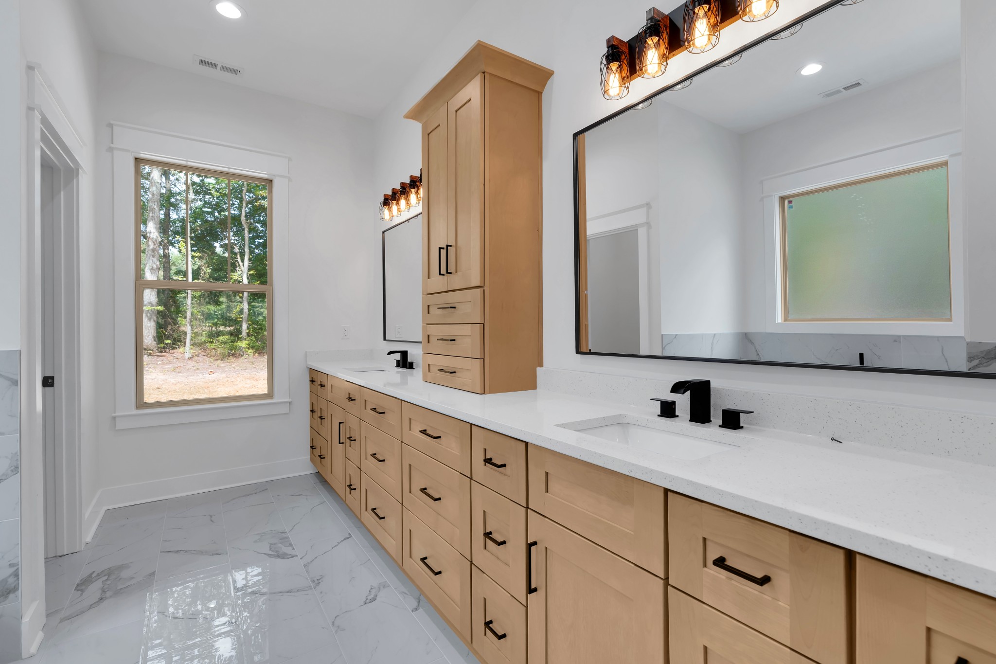 453 Dogwood Ln