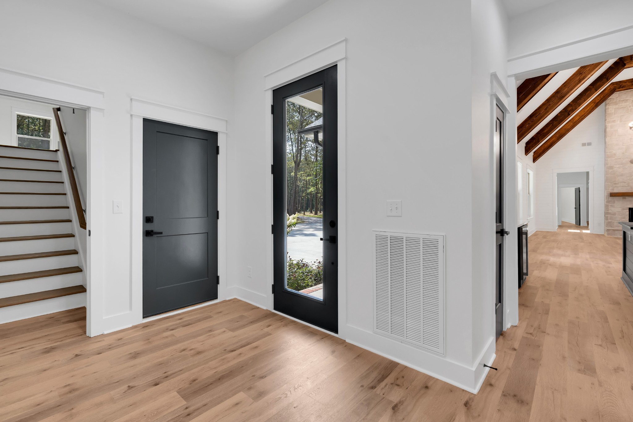 453 Dogwood Ln