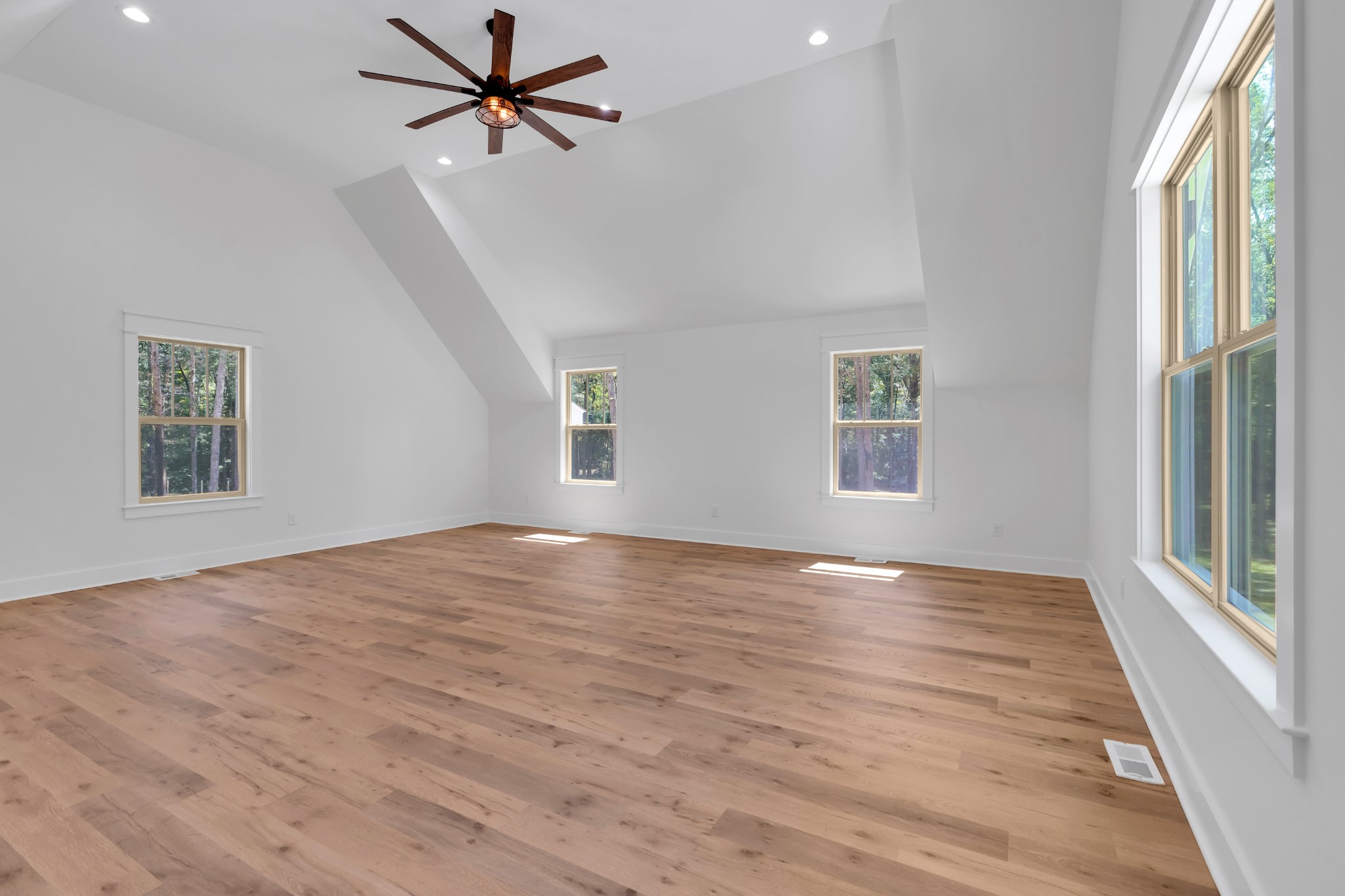 453 Dogwood Ln
