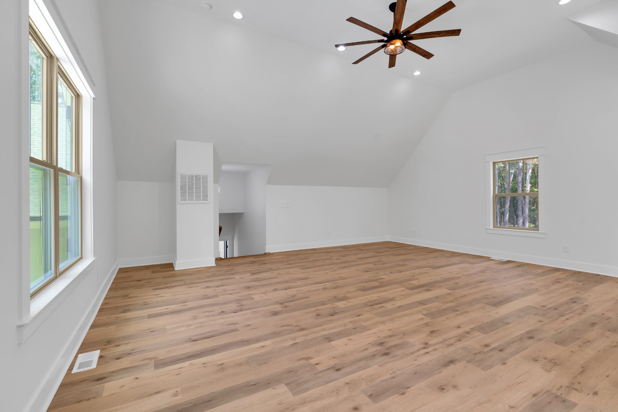 453 Dogwood Ln