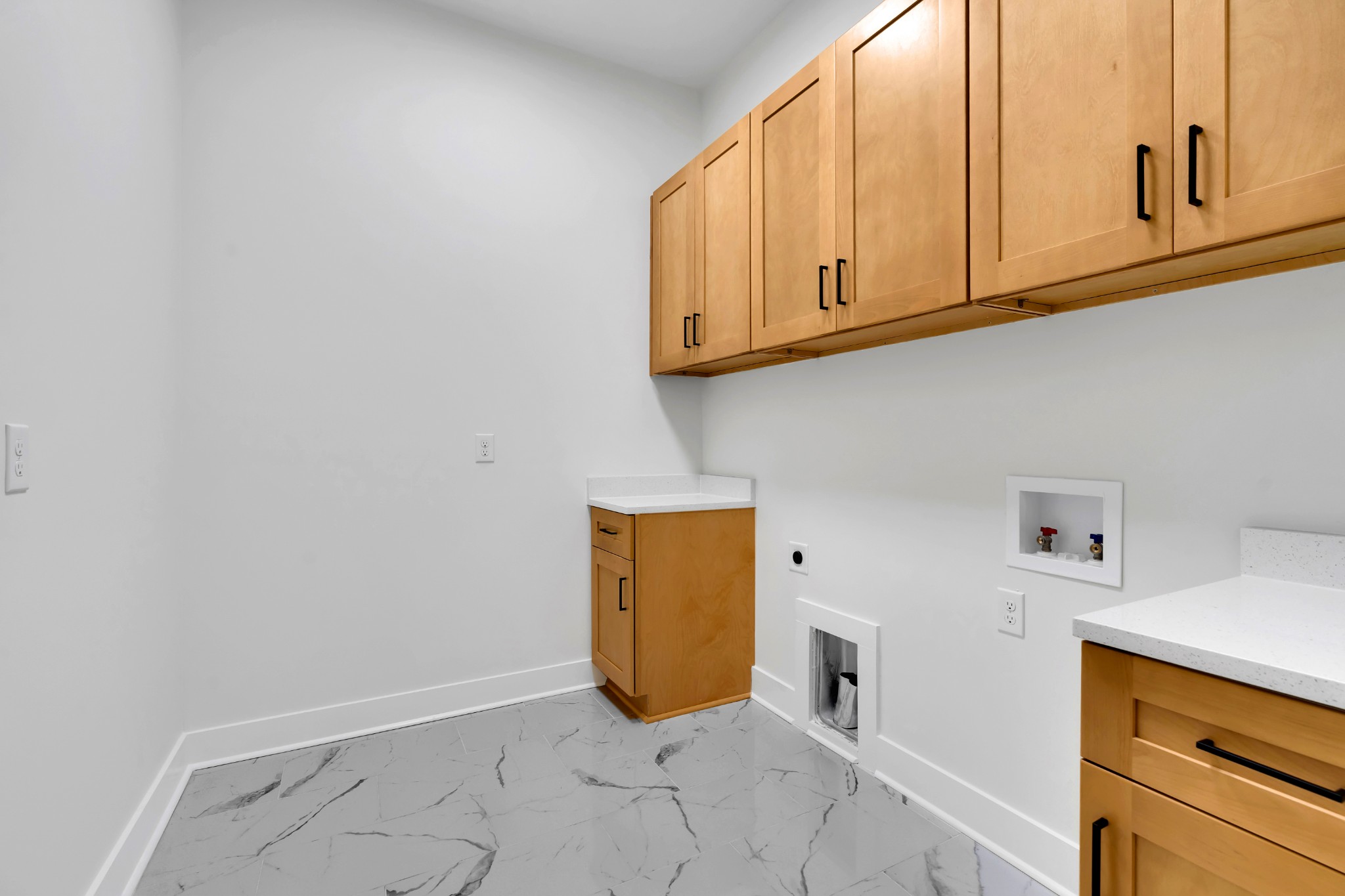 453 Dogwood Ln