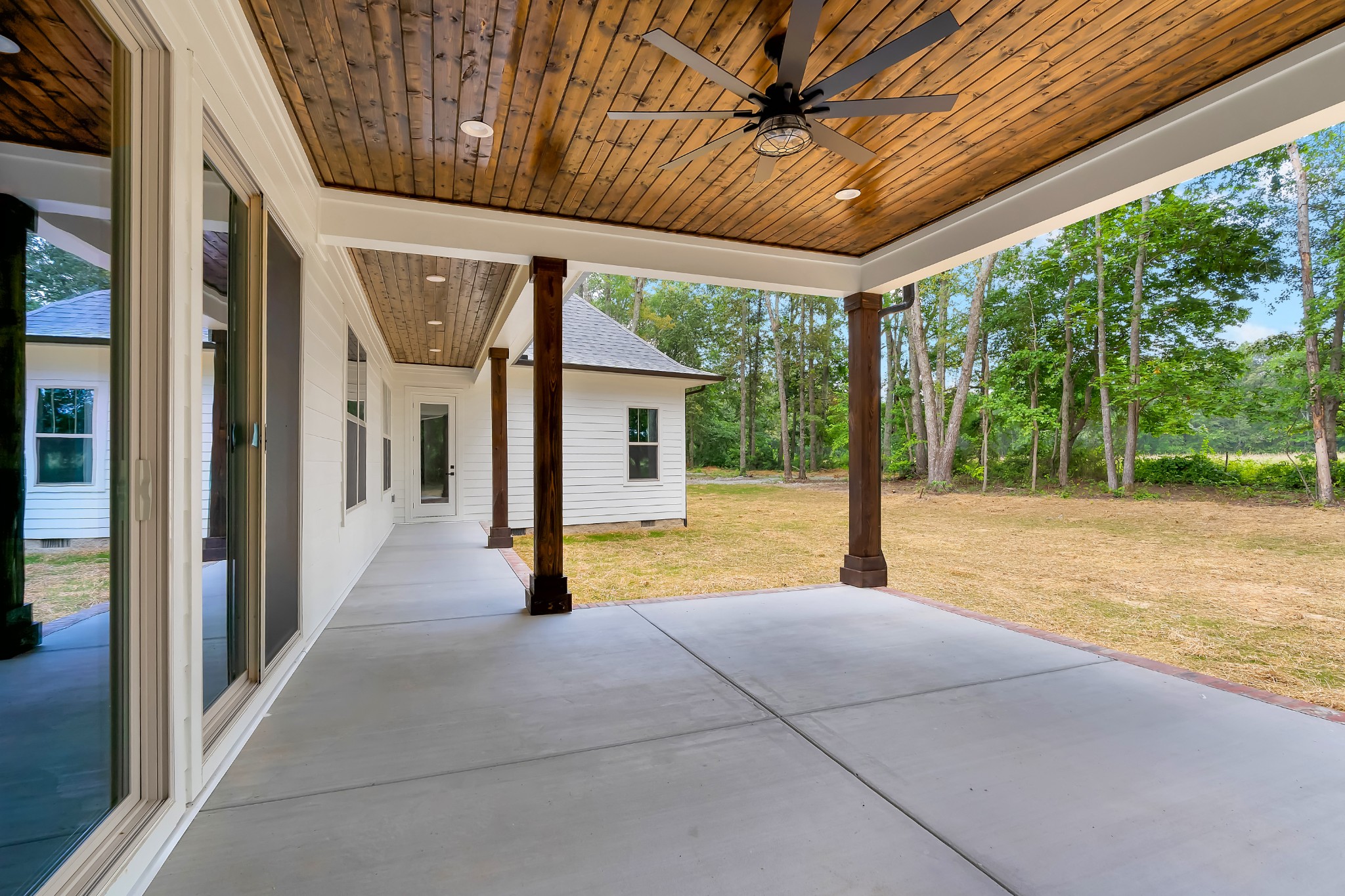 453 Dogwood Ln