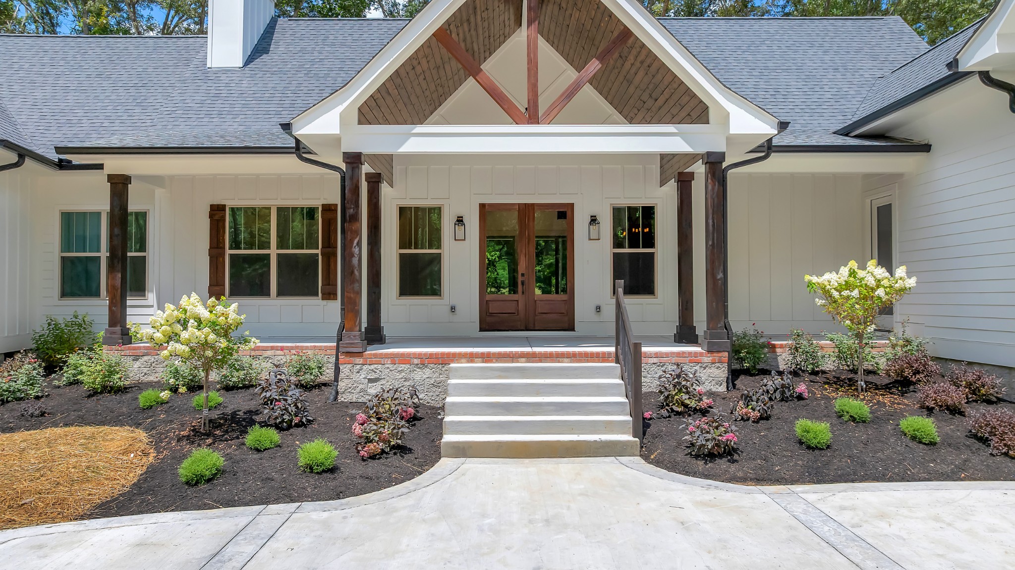 453 Dogwood Ln