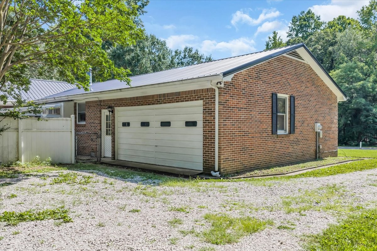 106 Larkway Dr