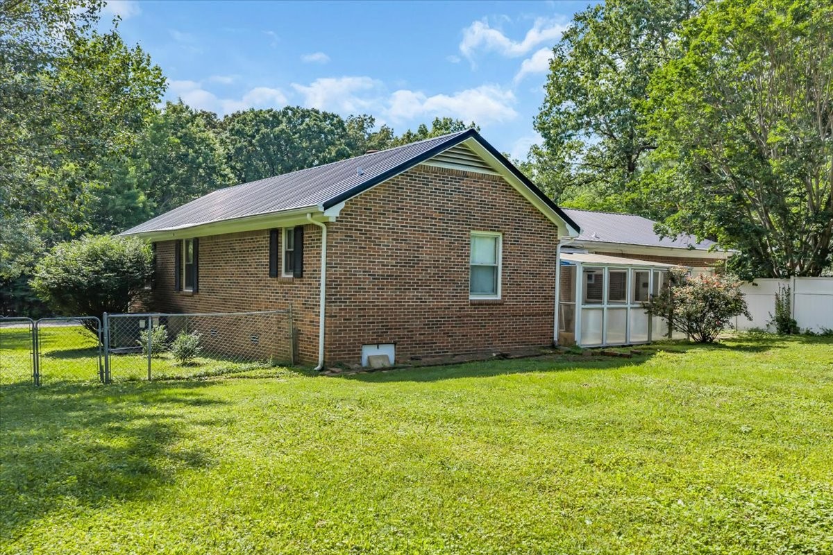 106 Larkway Dr