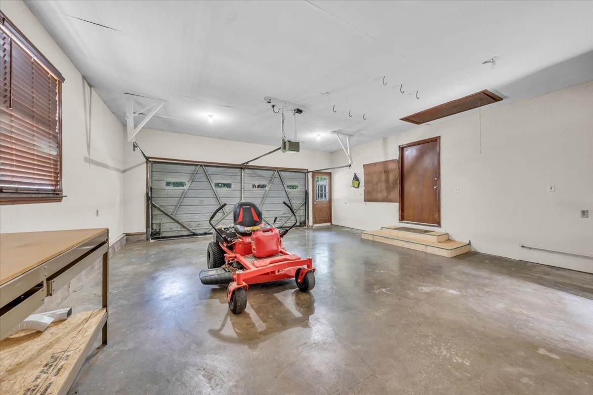 106 Larkway Dr