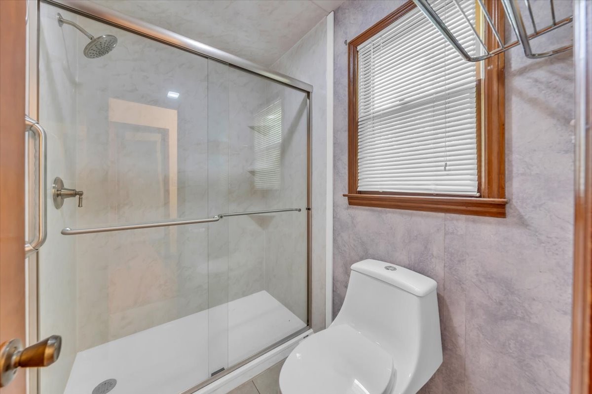 106 Larkway Dr