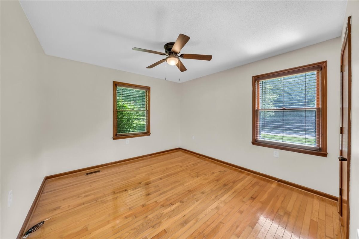 106 Larkway Dr