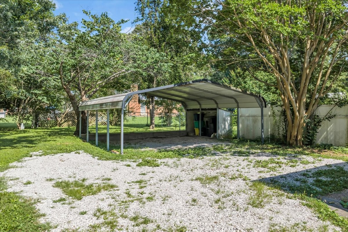 106 Larkway Dr