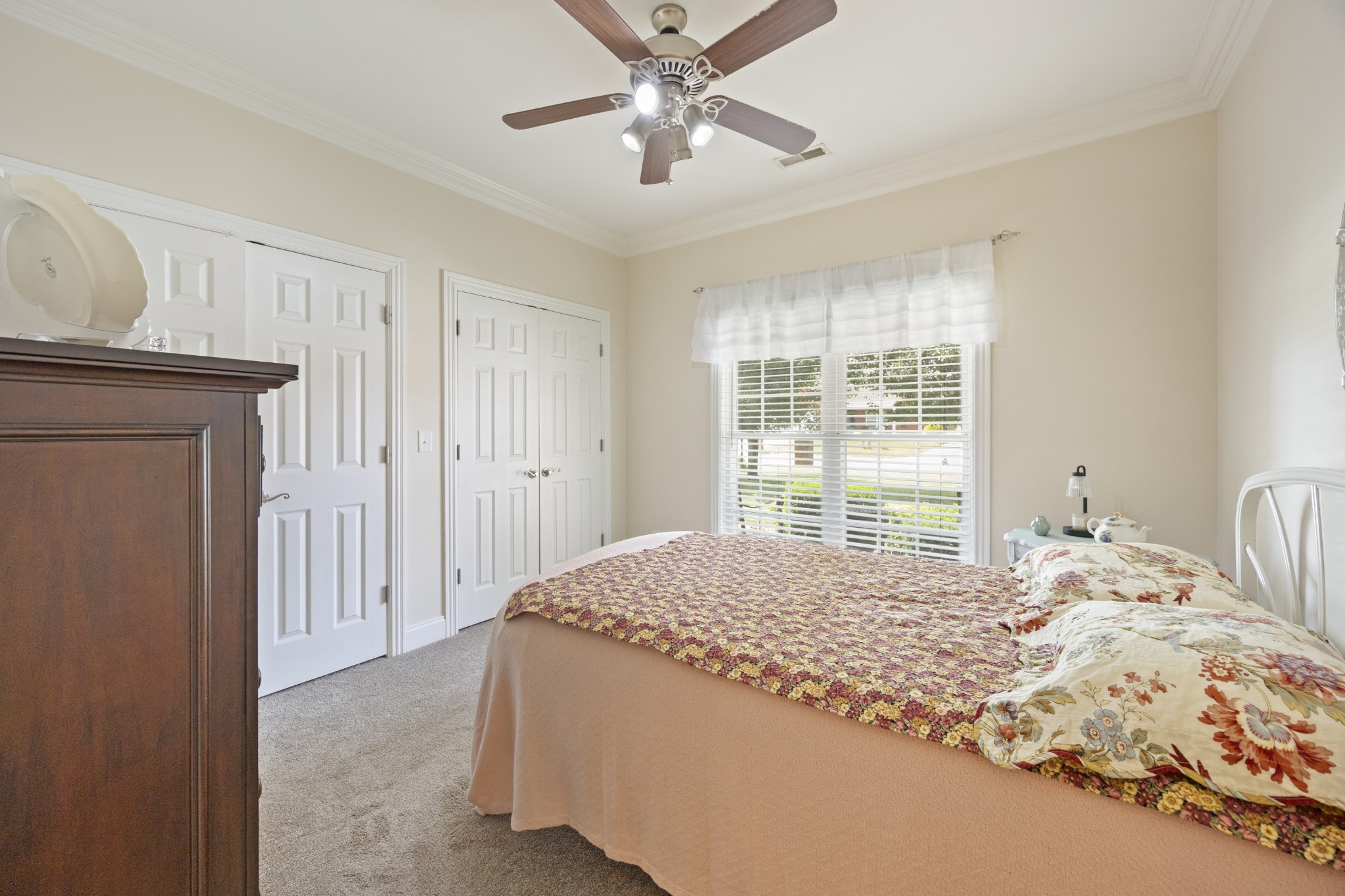 342 Chase Cir
