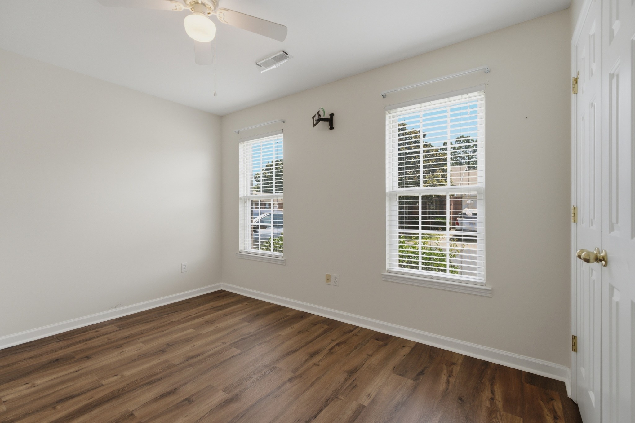 126 Middleton Ct
