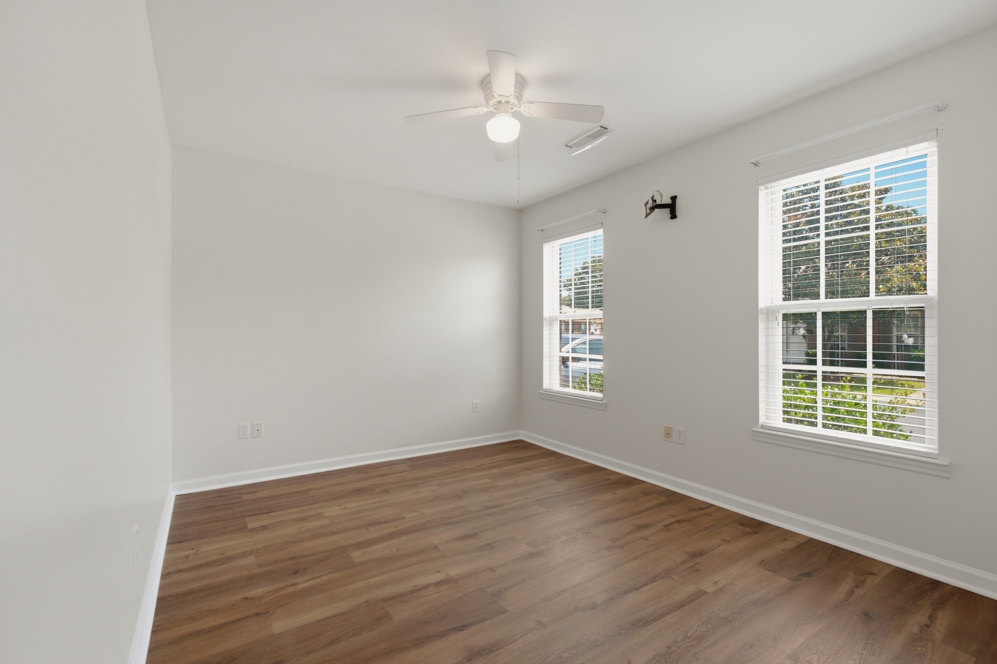 126 Middleton Ct