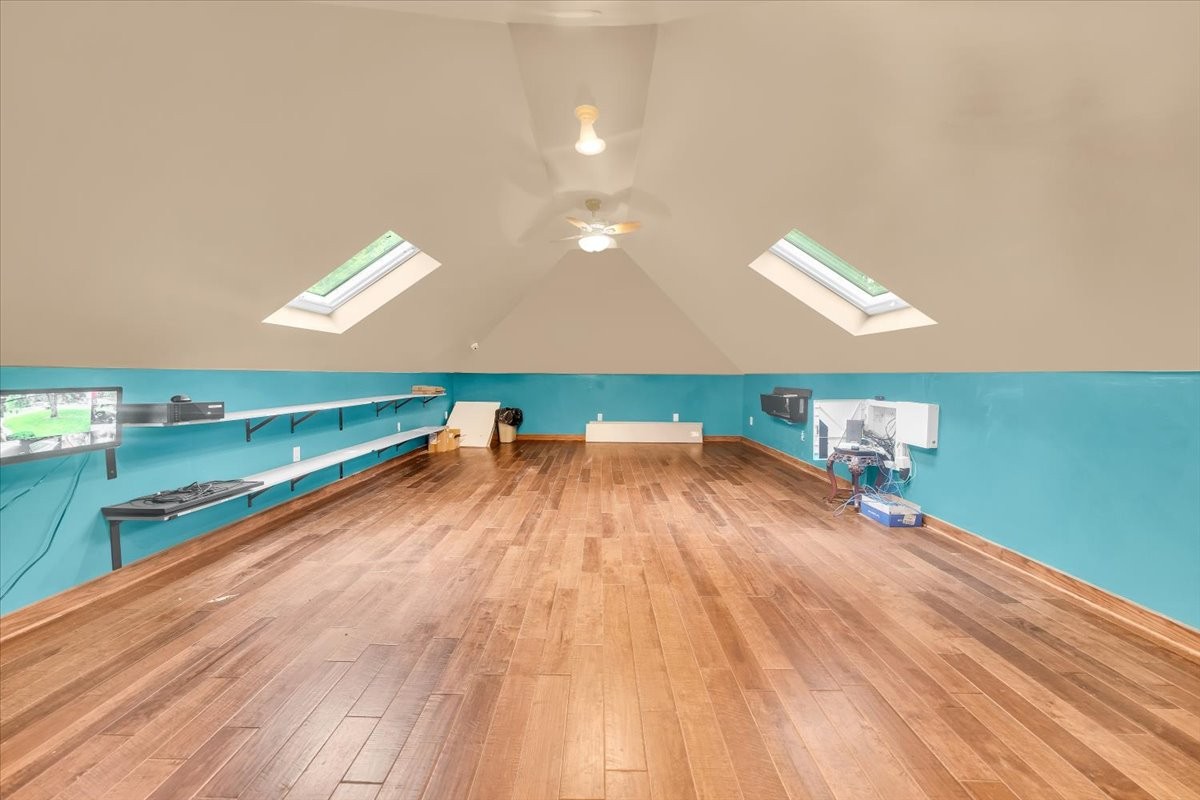 415 Whitney Dr