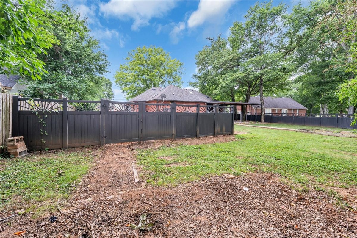415 Whitney Dr