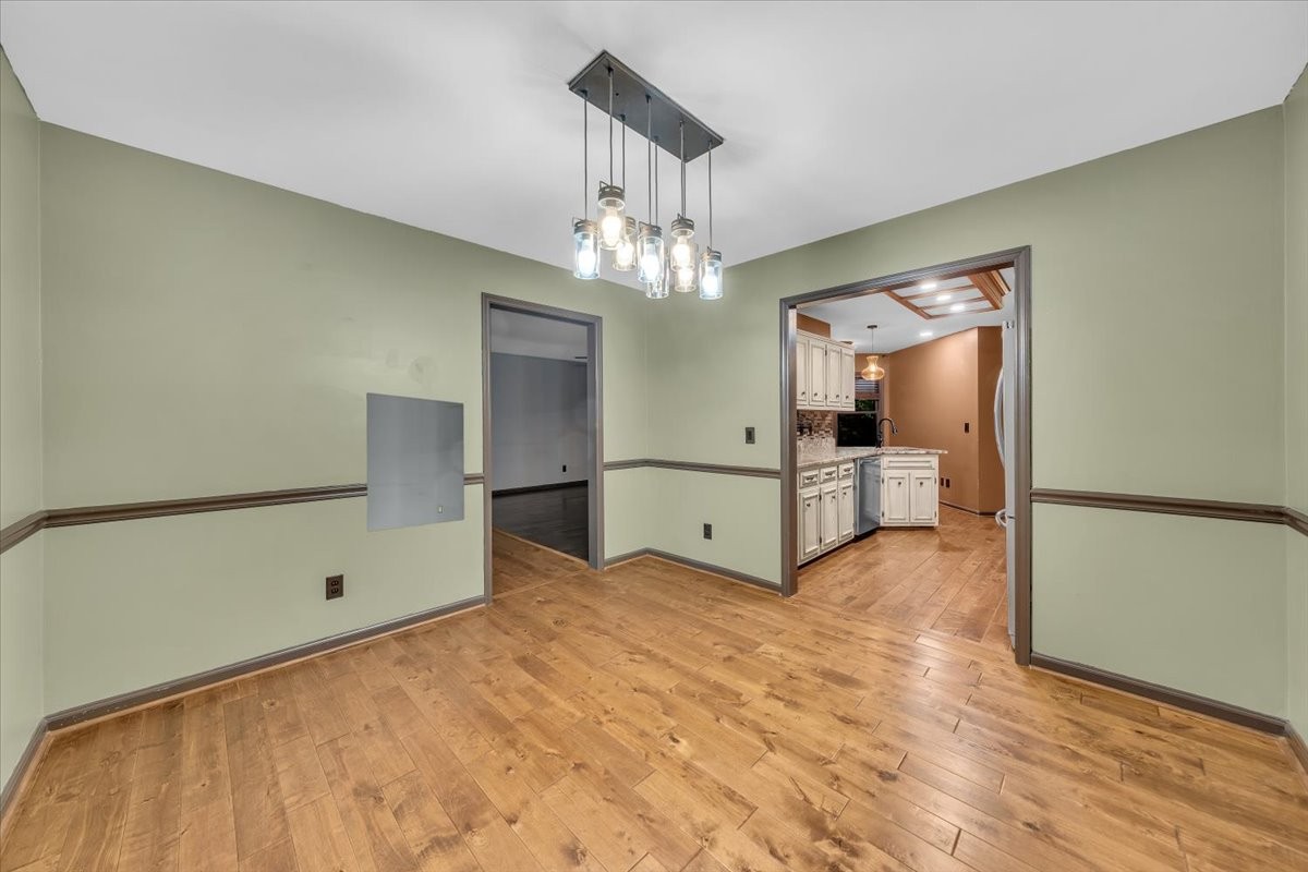 415 Whitney Dr