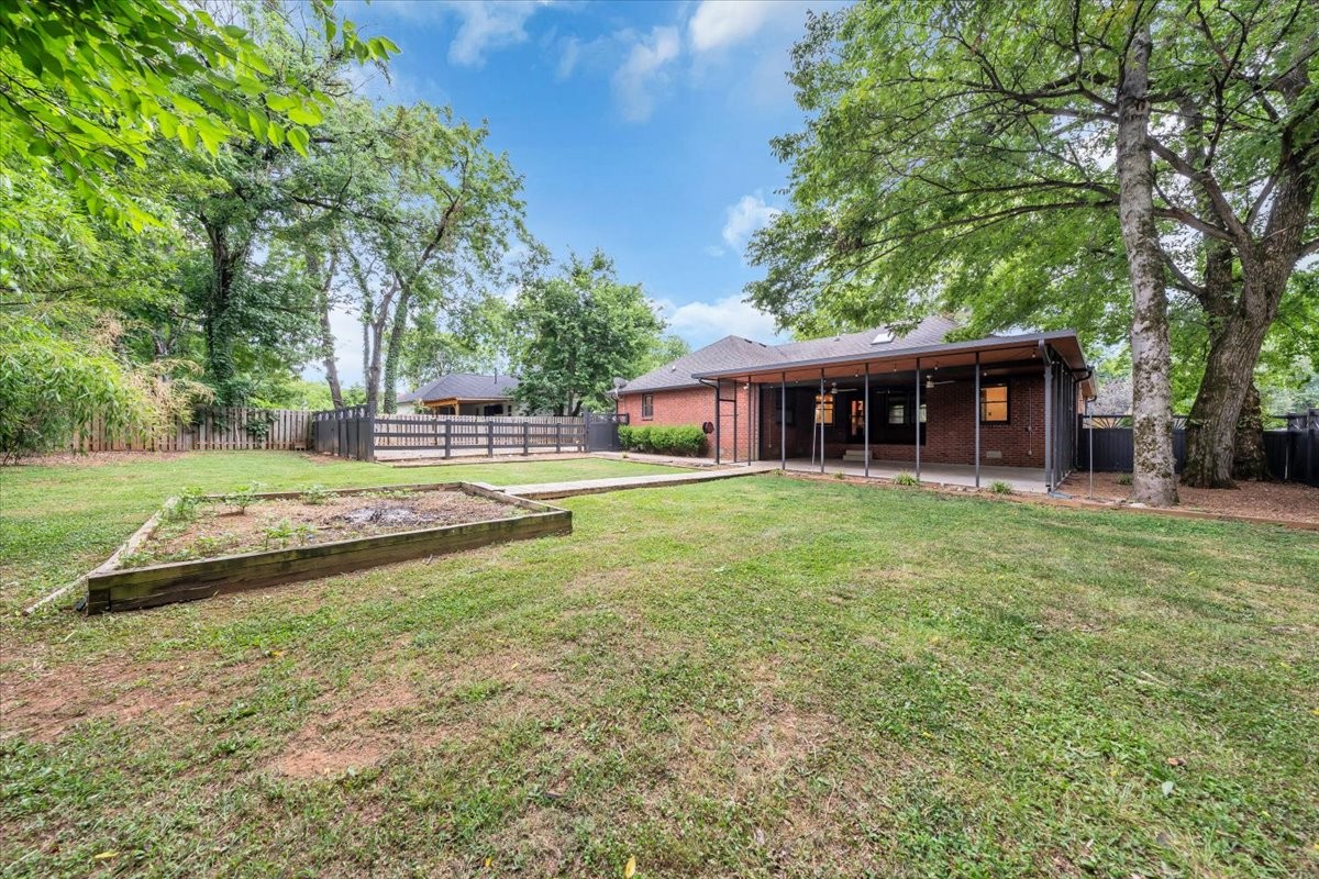 415 Whitney Dr