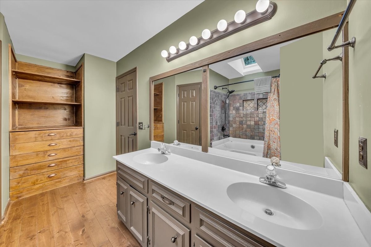 415 Whitney Dr