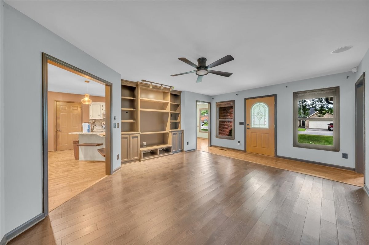 415 Whitney Dr