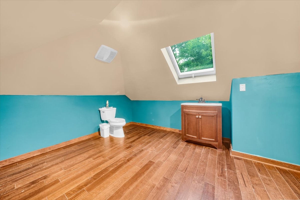 415 Whitney Dr