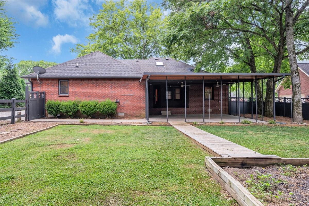 415 Whitney Dr