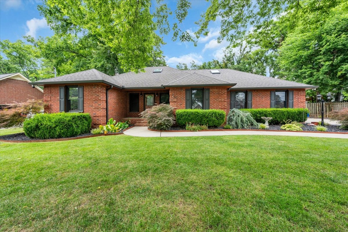 415 Whitney Dr