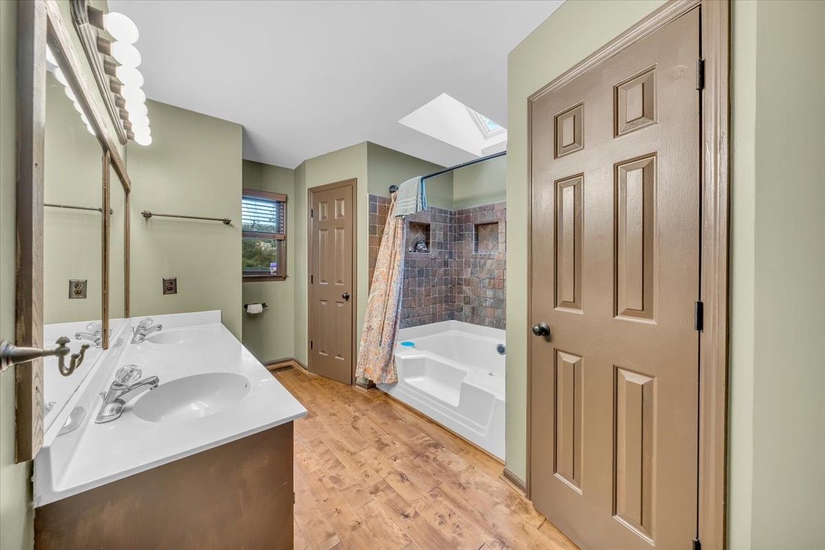 415 Whitney Dr