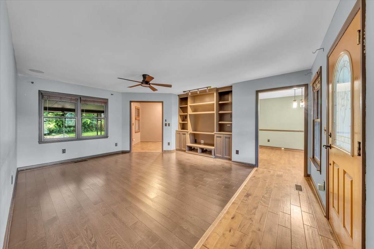 415 Whitney Dr
