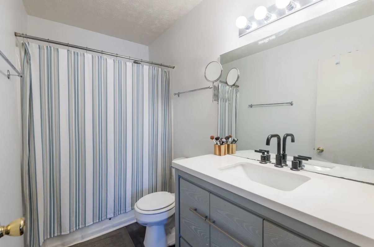 110 Waterview Dr