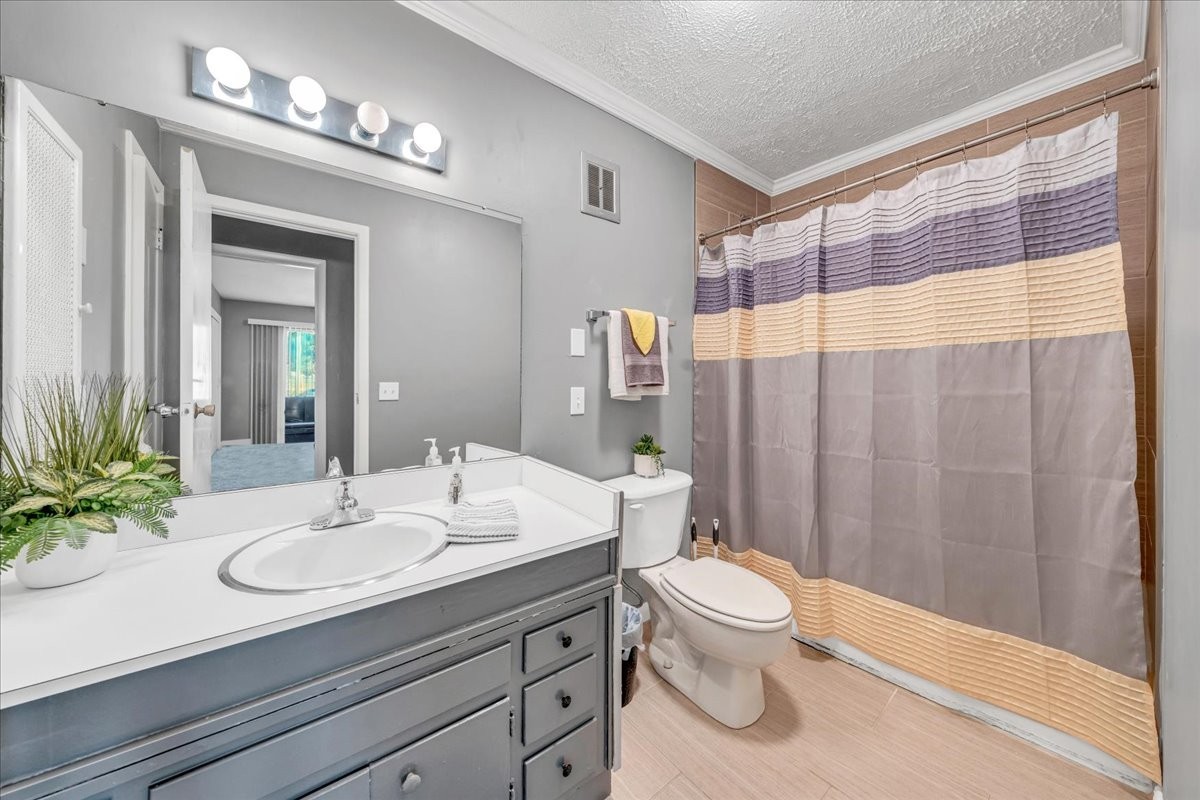 1302 Doctor Martin Luther King Jr B Unit: 1