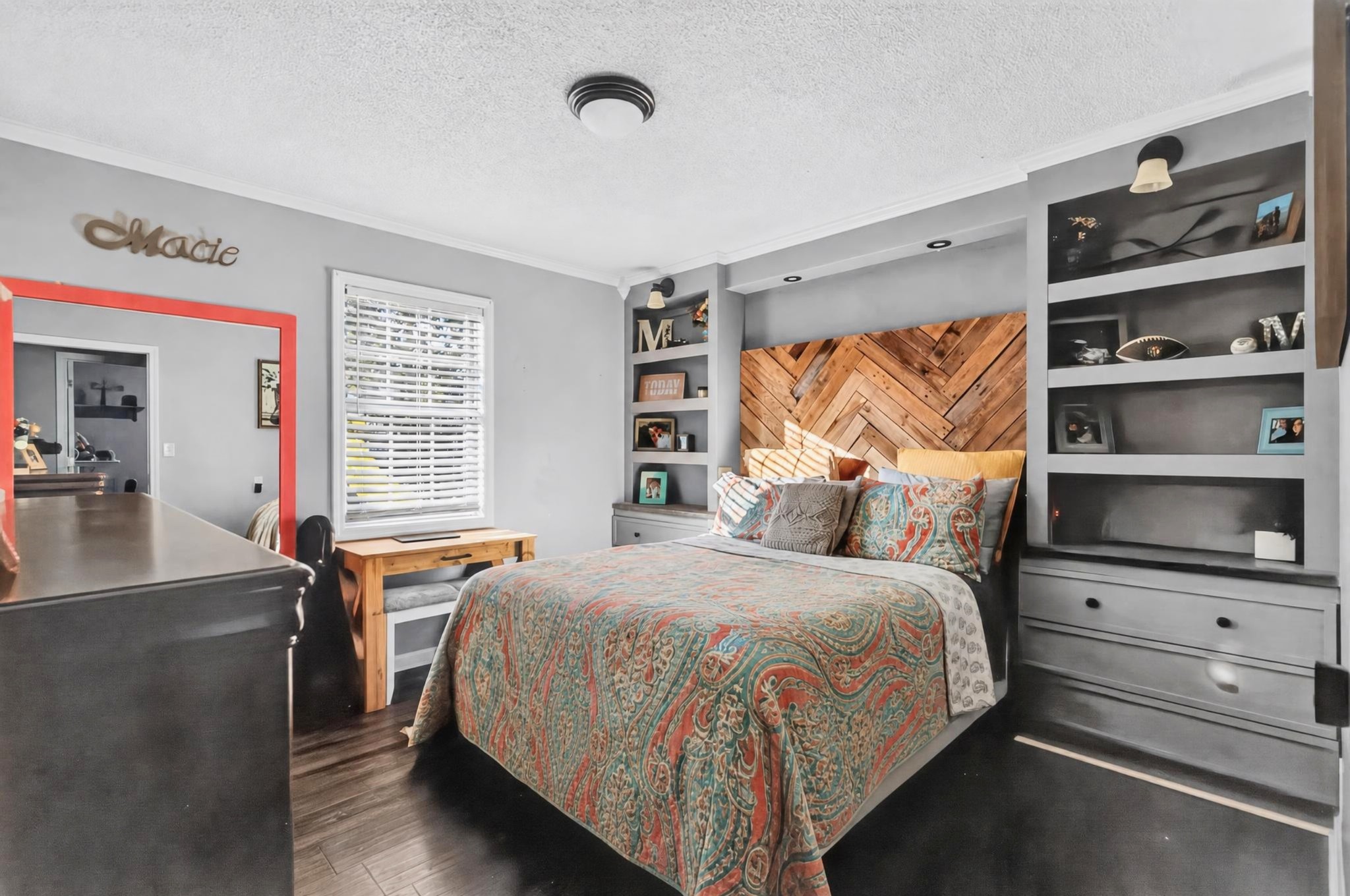 112 Darnell Dr