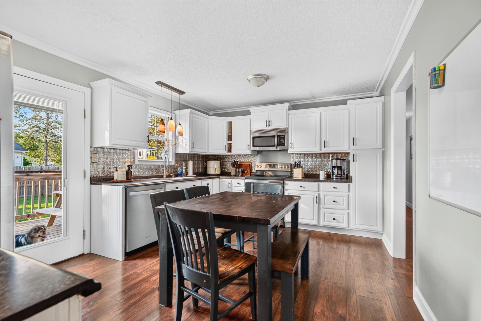 112 Darnell Dr