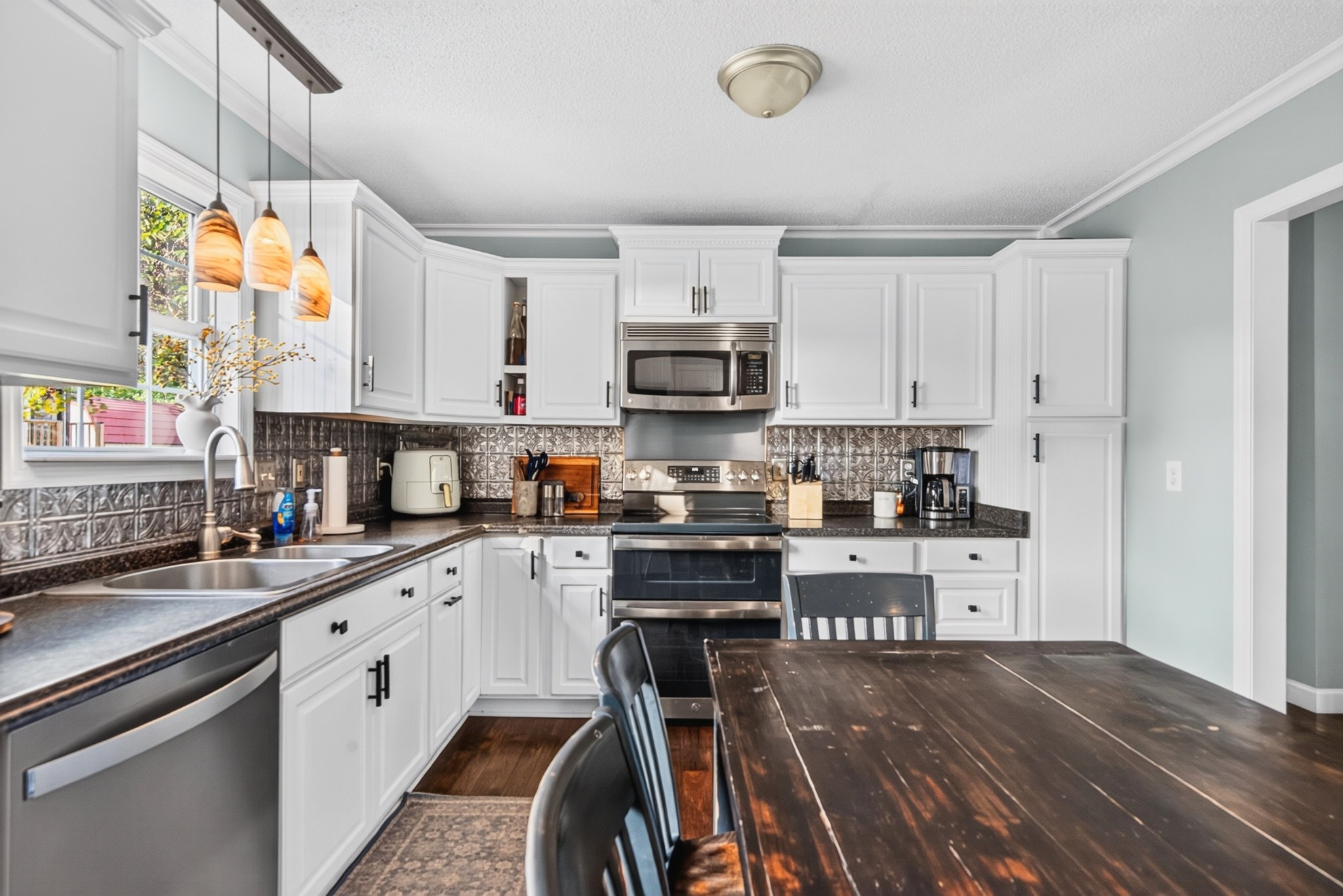 112 Darnell Dr