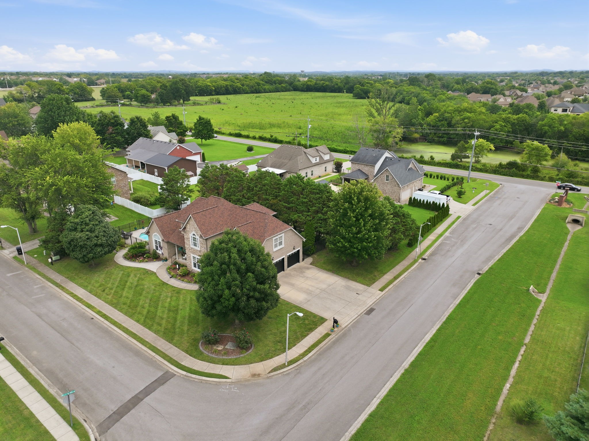 2725 Aristocrate Dr