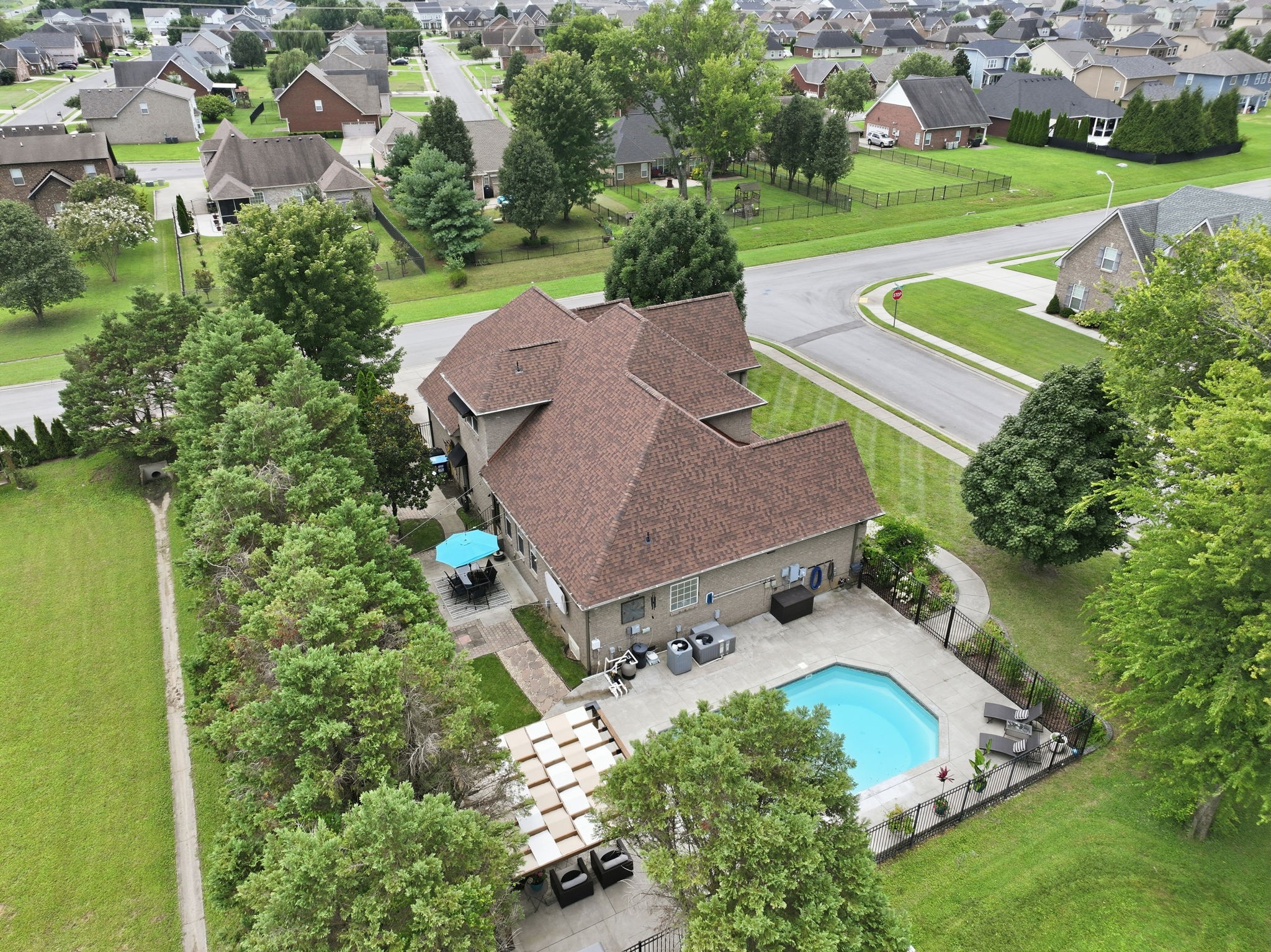 2725 Aristocrate Dr