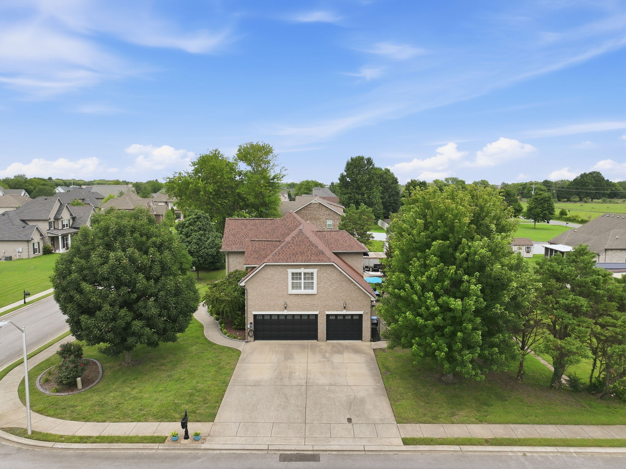 2725 Aristocrate Dr