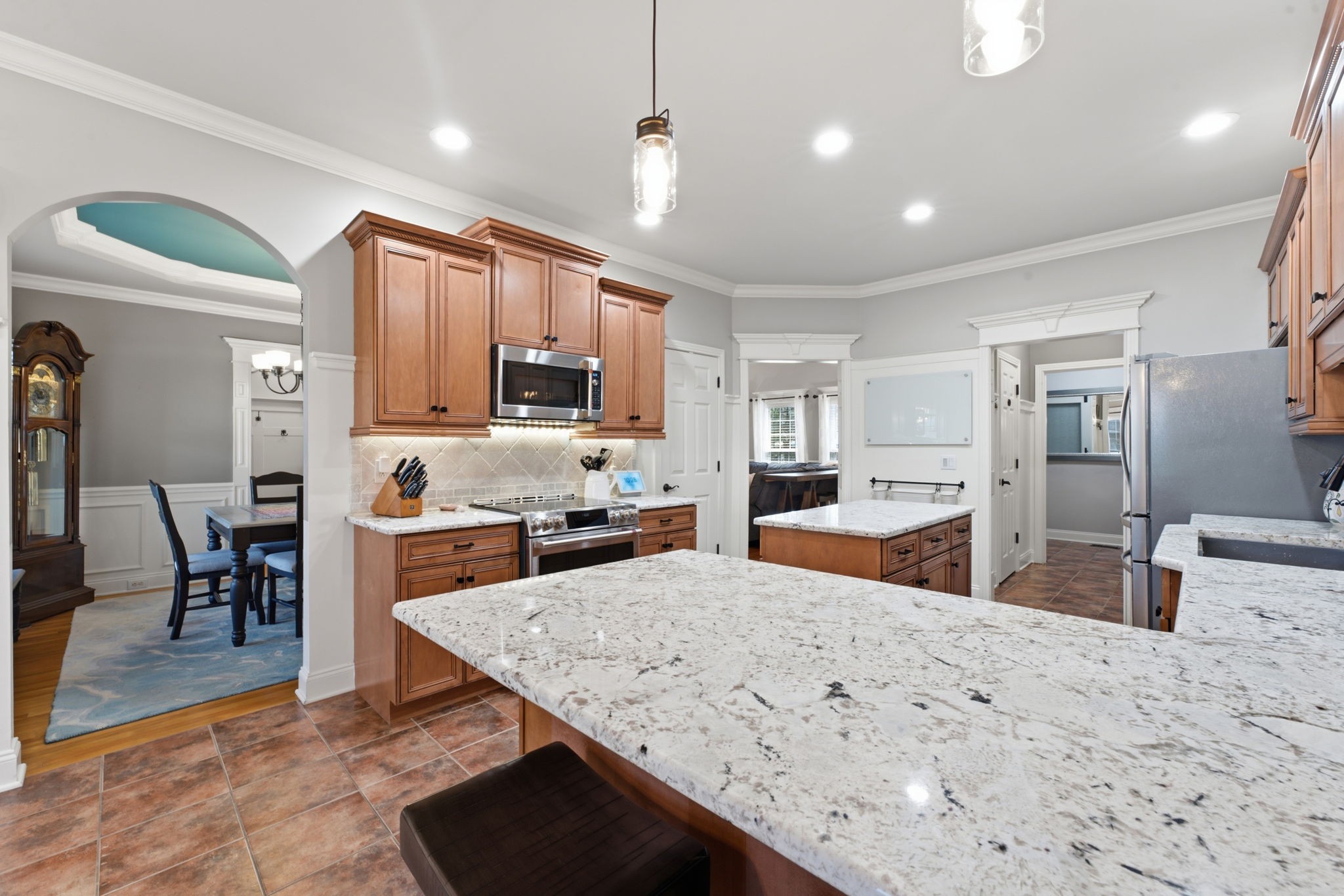 2725 Aristocrate Dr