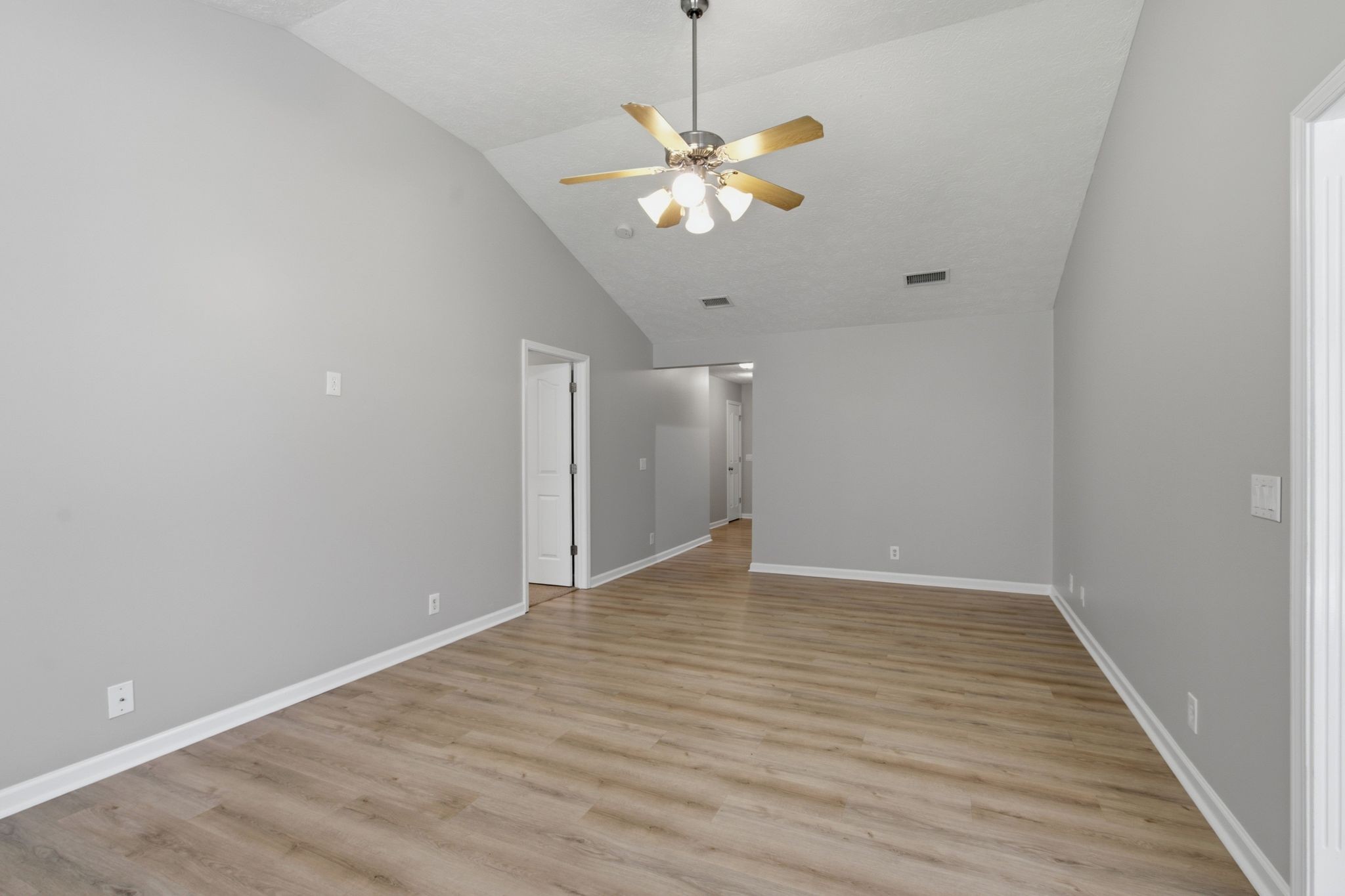 8816 Cressent Glen Ct
