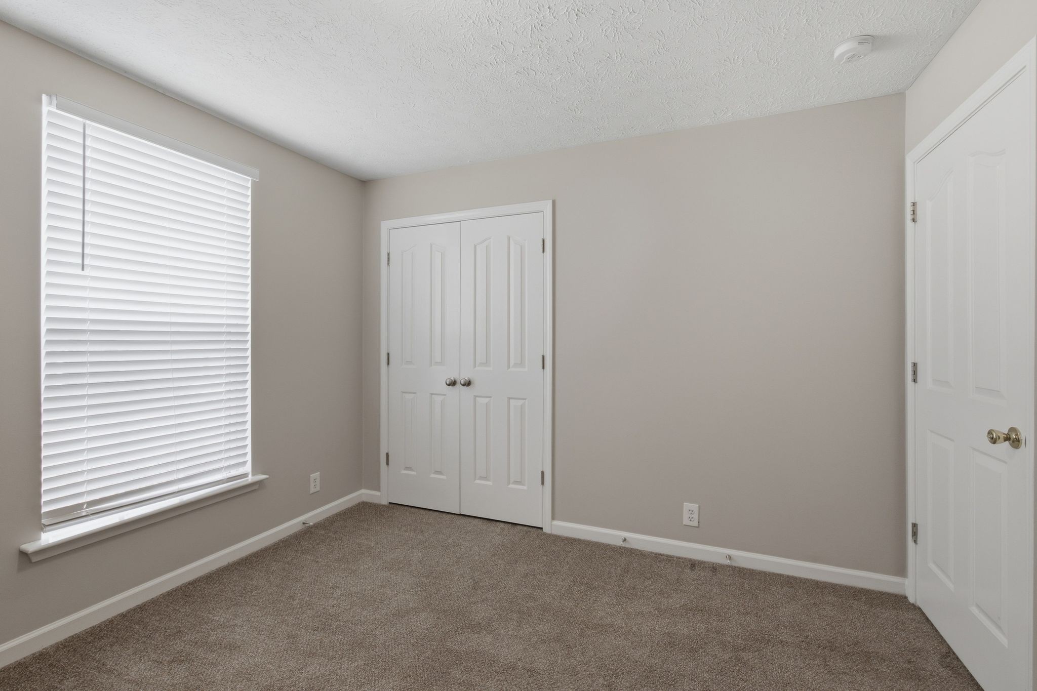 8816 Cressent Glen Ct