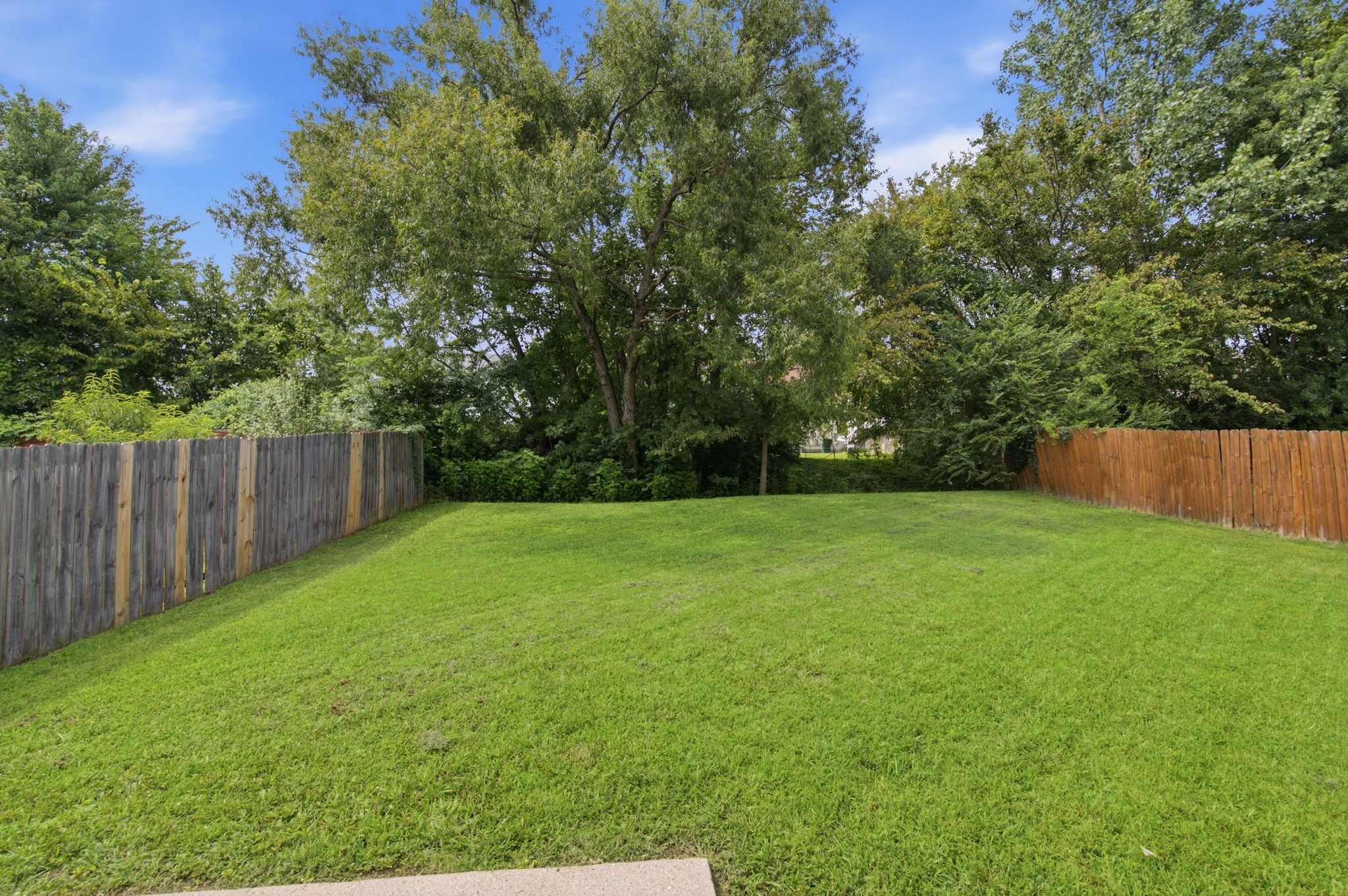 8816 Cressent Glen Ct