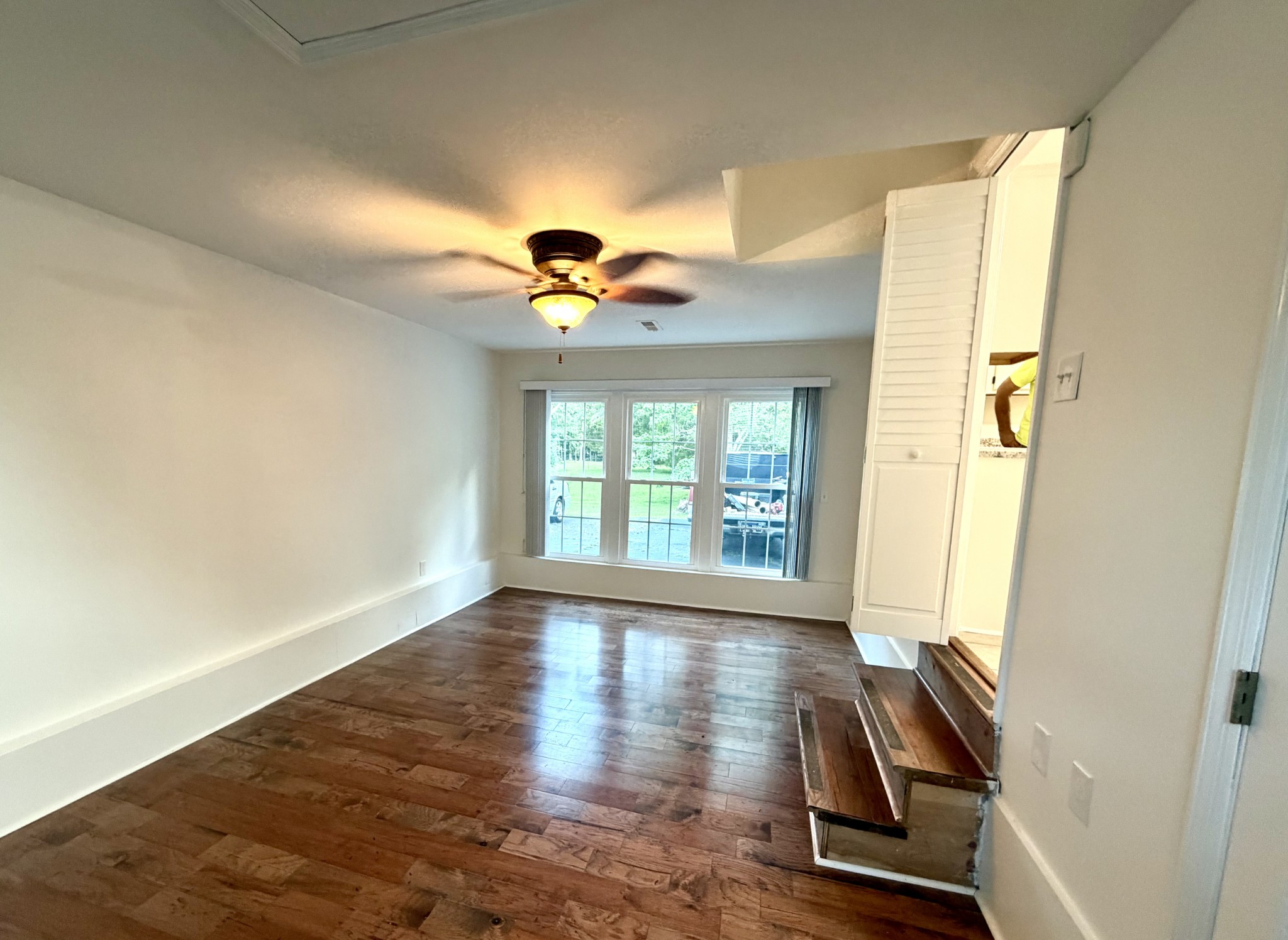 302 Rolling Acres Dr
