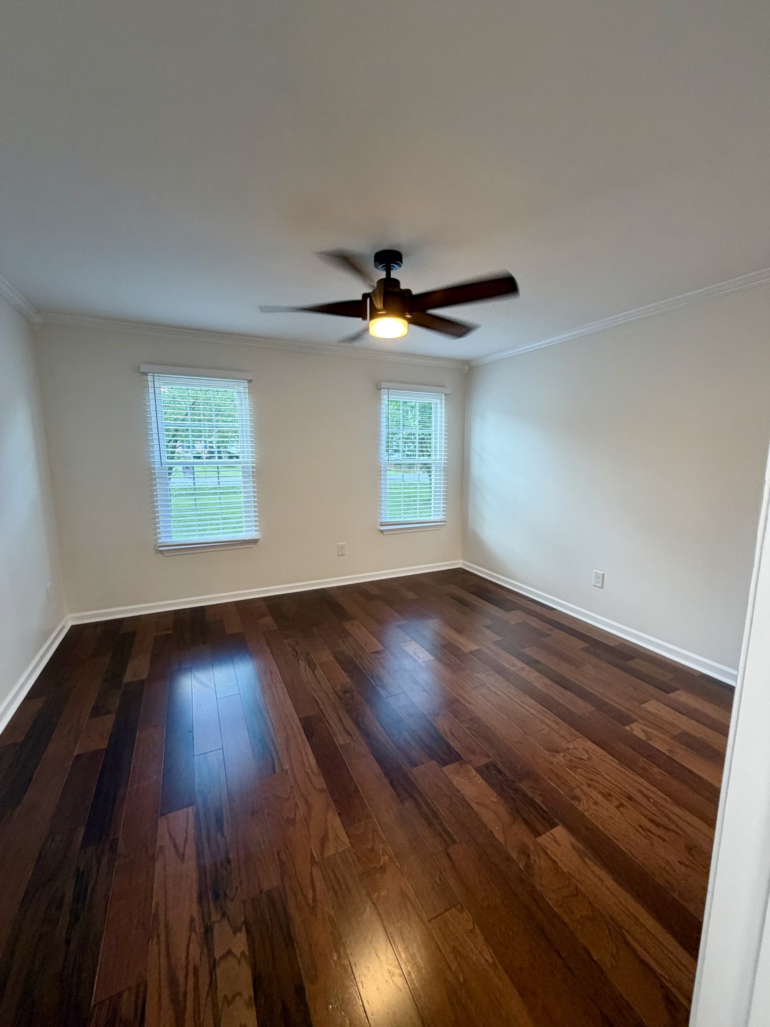 302 Rolling Acres Dr