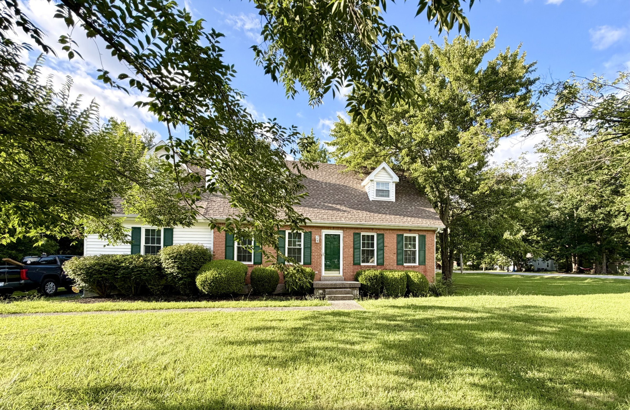 302 Rolling Acres Dr