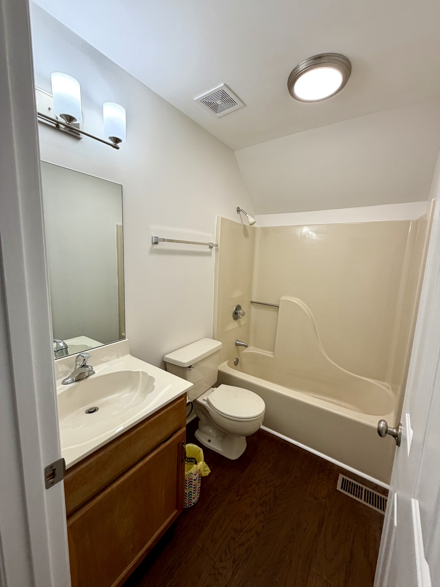 302 Rolling Acres Dr