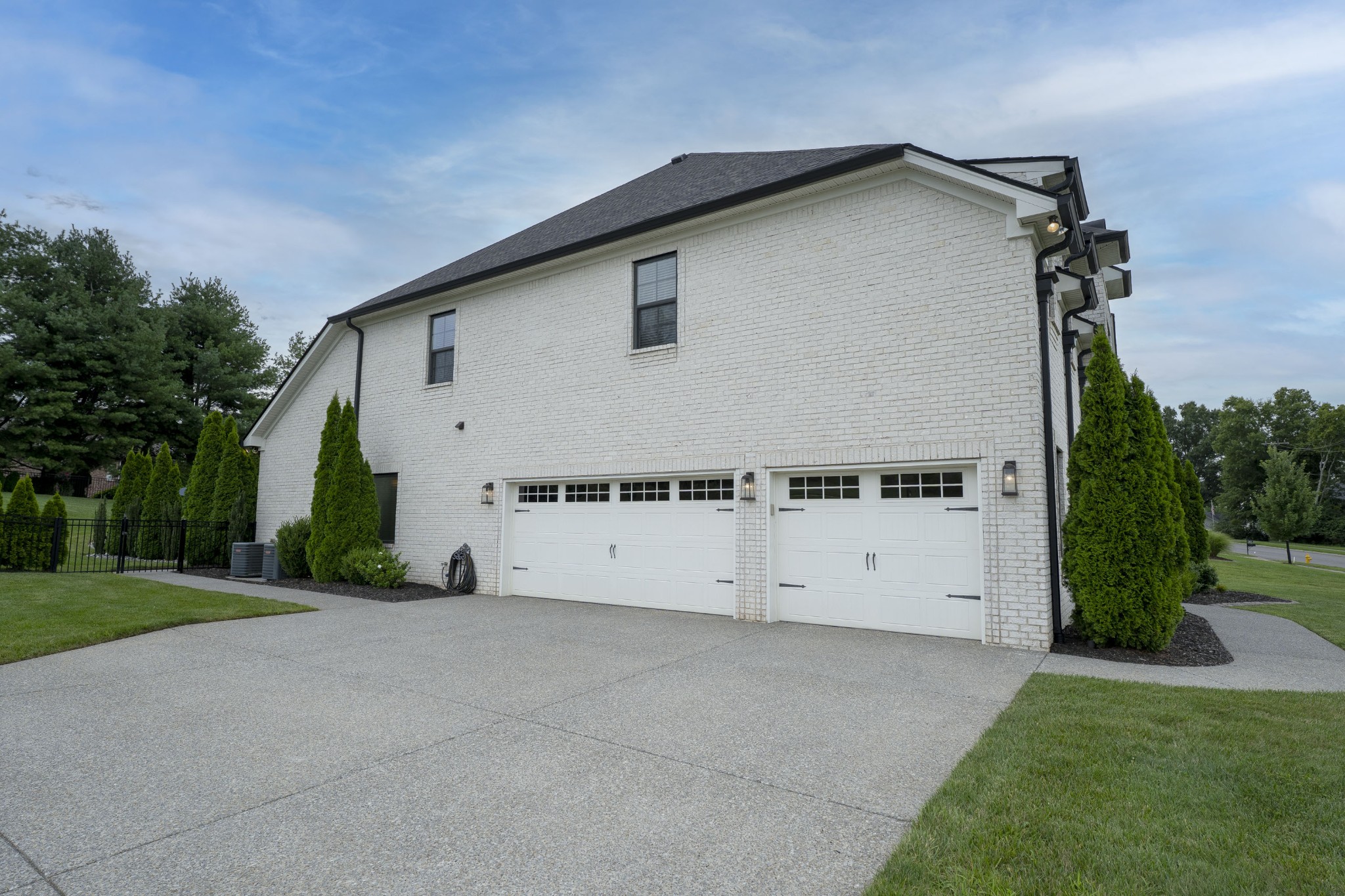 109 Fields Pl