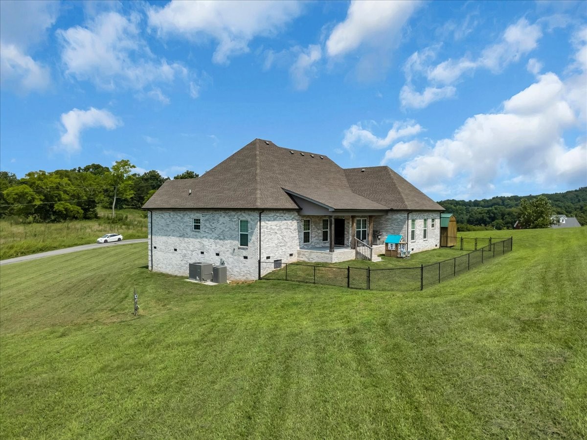 1301 Whiteside Hill Rd