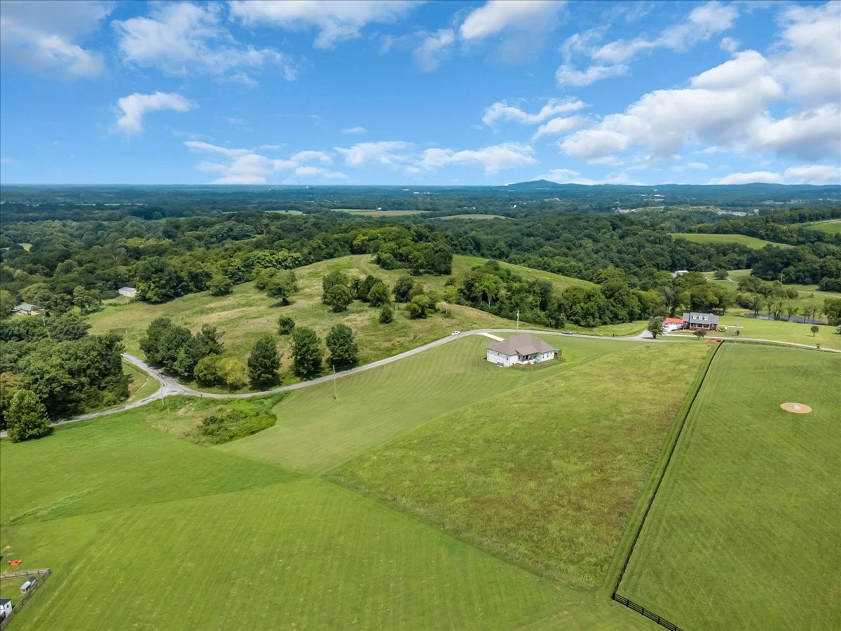 1301 Whiteside Hill Rd